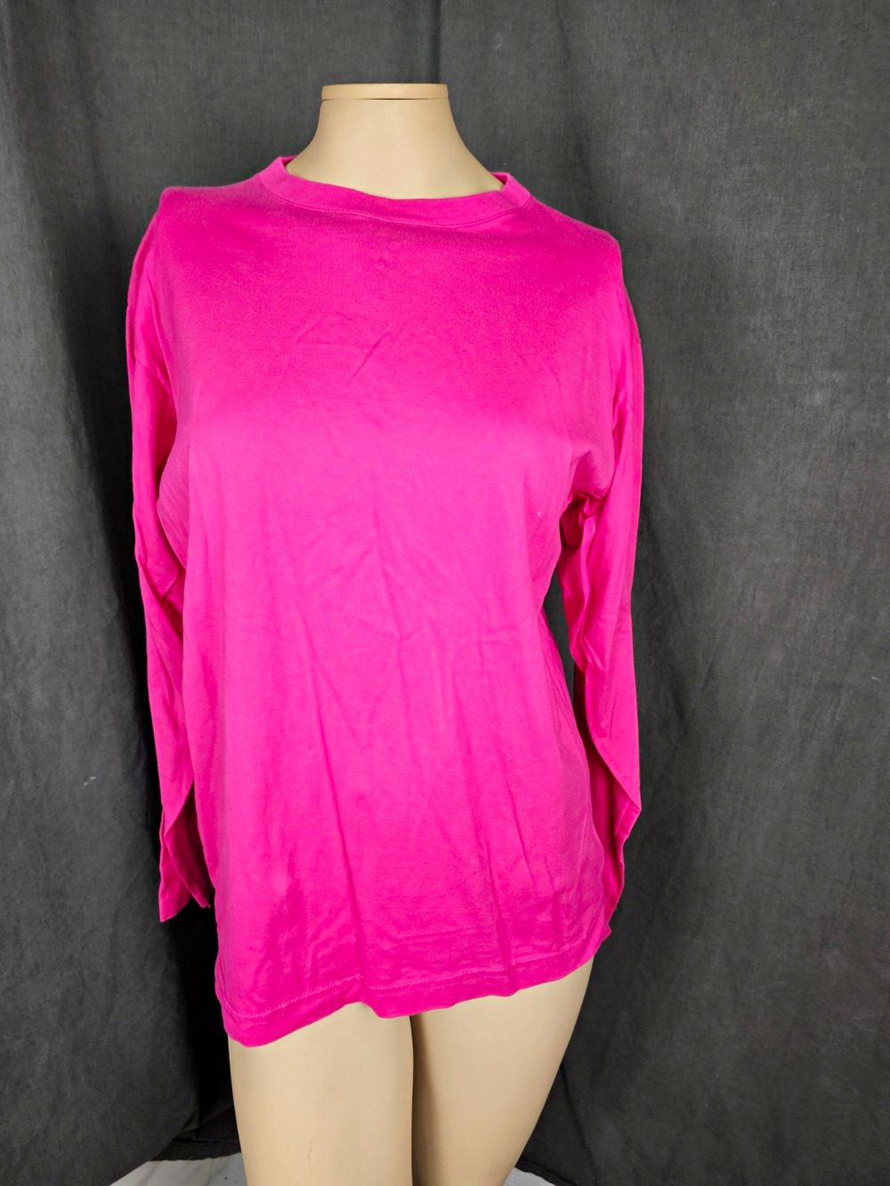 Bordado Hot Pink Crewneck Tee Shirt Medium 100 Cotton Peru Fuchsia Minimalist